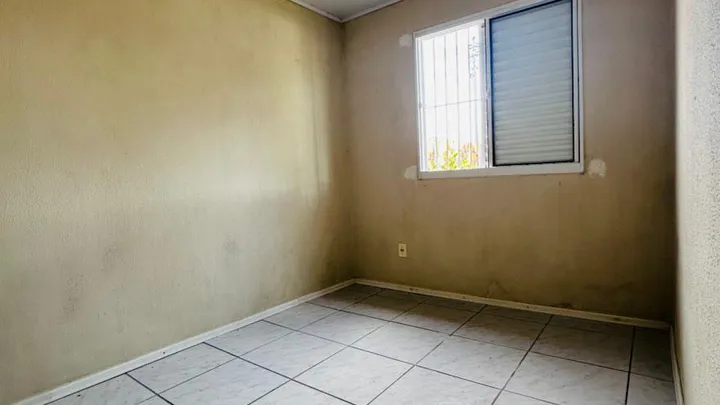Casa 02 dormitórios 01 banheiro