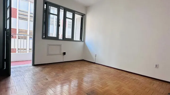Apartamento 03 dormitórios 02 banheiros