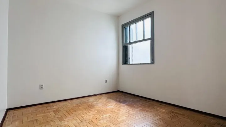 Apartamento 03 dormitórios 02 banheiros