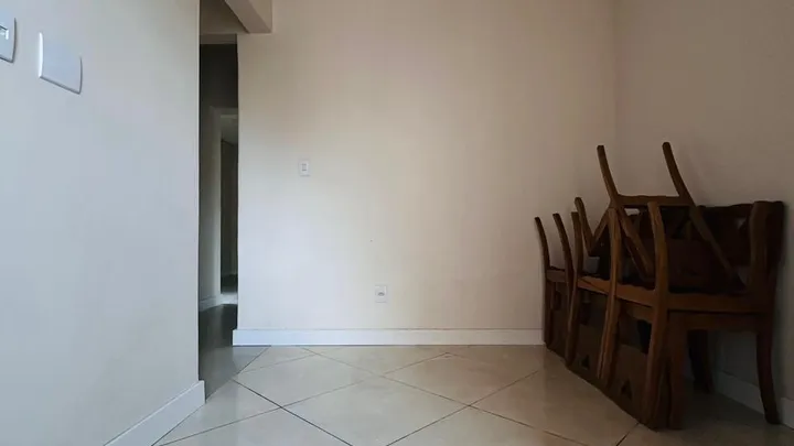 Apartamento de 02 dormitórios central com garagem