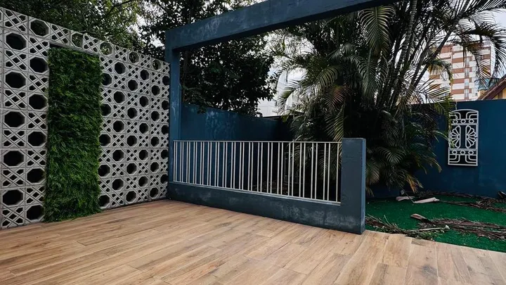 Apartamento de 02 dormitórios central com garagem
