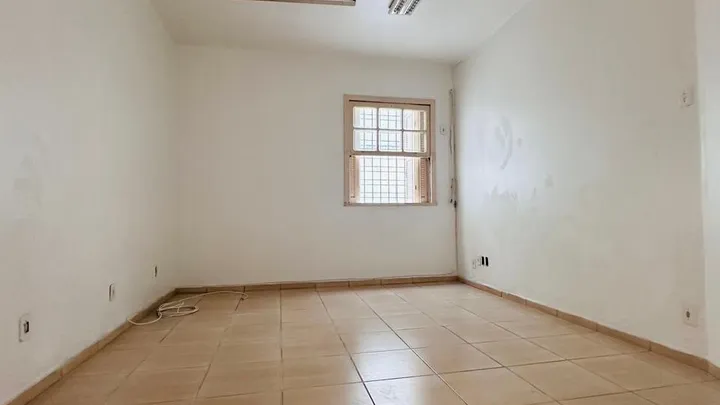 Sala comercial central