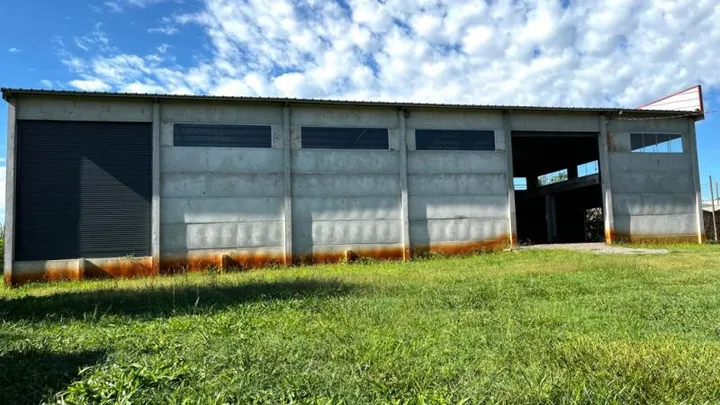 Pavilhão na BR 392