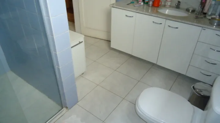 Casa 03 dormiórios com dependência central
