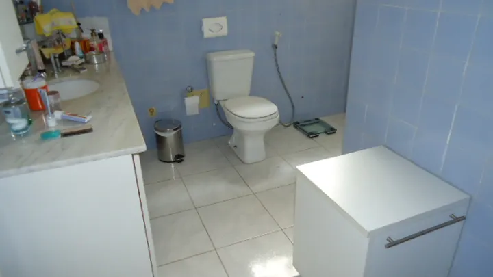 Casa 03 dormiórios com dependência central