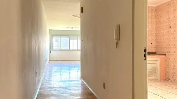 Apartamento 03 dormitórios com garagem central