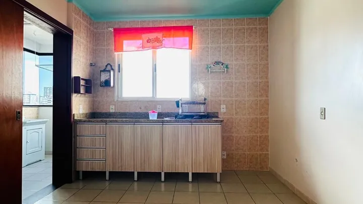 Apartamento 02 dormitórios com garagem