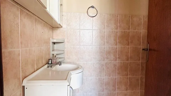 Apartamento 02 dormitórios com garagem