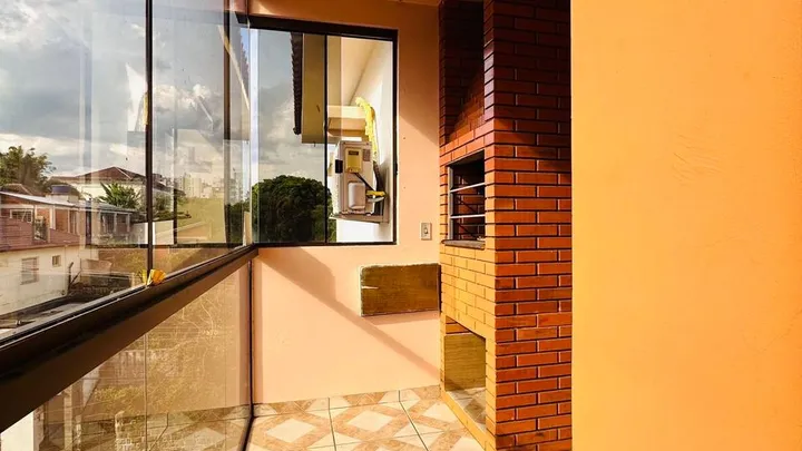 Apartamento 02 dormitórios com garagem