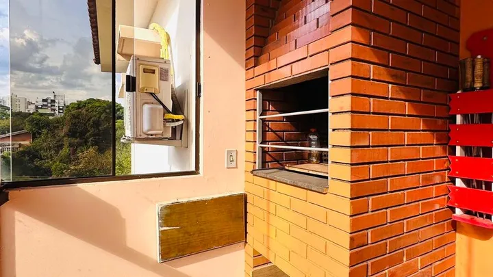 Apartamento 02 dormitórios com garagem