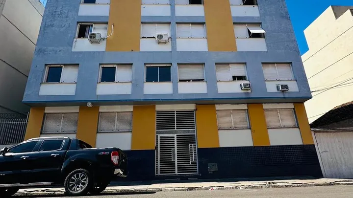 Apartamento 2 dormitórios com garagem