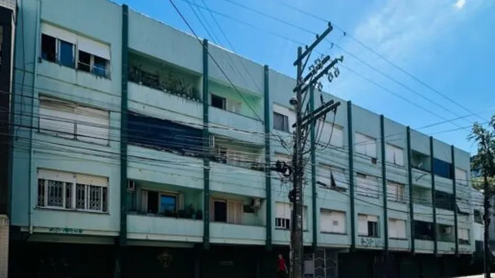 Apartamento 03 dormitórios com garagem central