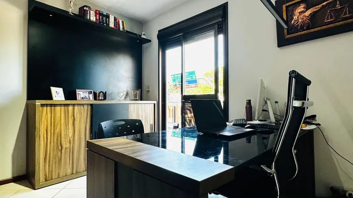 Apartamento 2 dormitórios com garagem