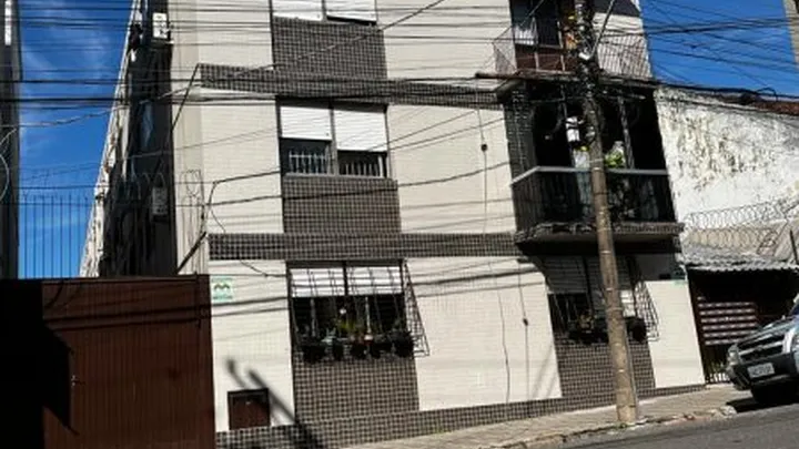 Apartamento 2 dormitórios com sacada