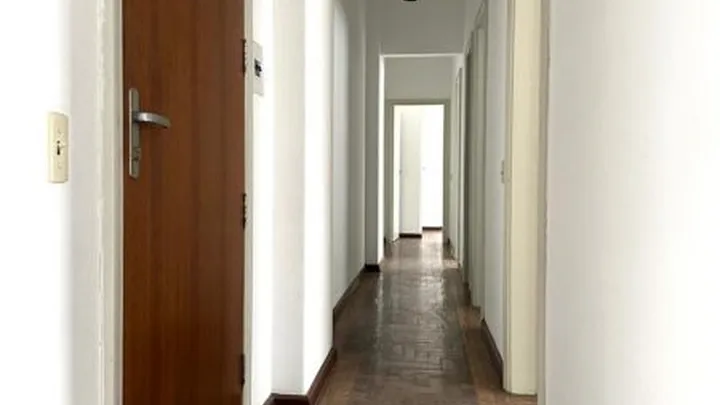 Apartamento 02 dormitórios com dependência central