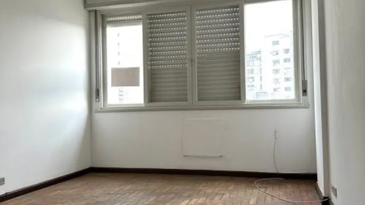 Apartamento 02 dormitórios com dependência central