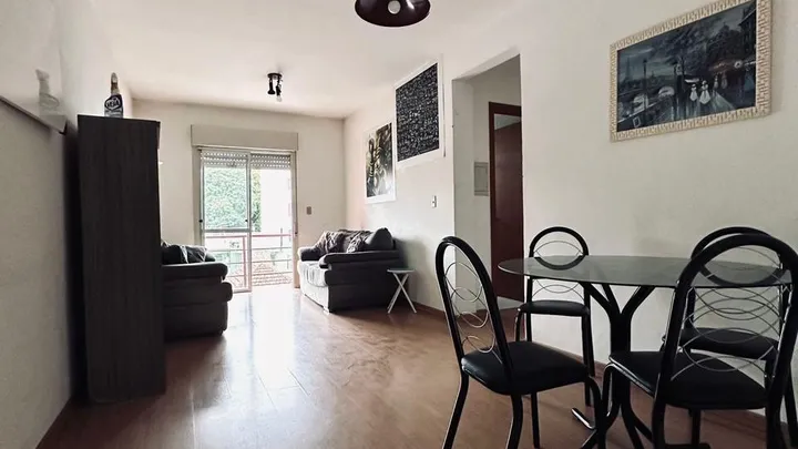 Apartamento 02 dormitórios com garagem central
