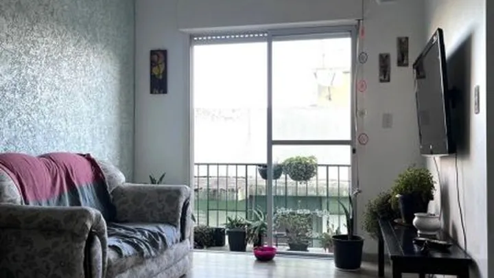 Apartamento 2 dormitórios com sacada