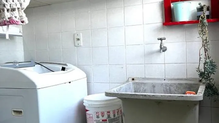 Apartamento 2 dormitórios com sacada