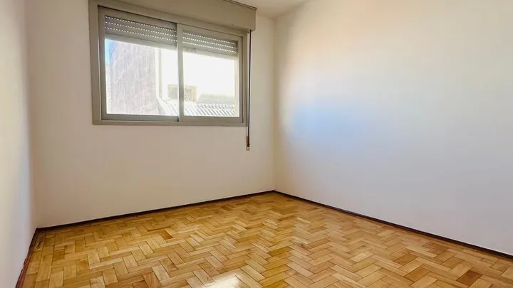 Apartamento, 02 dormitórios e 01 banheiro