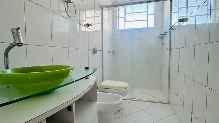 Apartamento, 02 dormitórios e 01 banheiro