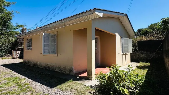 Casa 02 dormitórios sem garagem