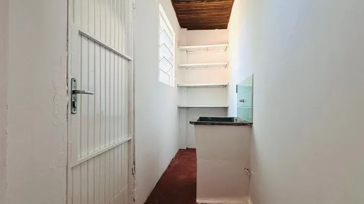 Casa 02 dormitórios sem garagem