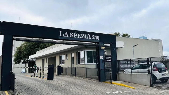 Apartamento 02 dormitório com estacionamento