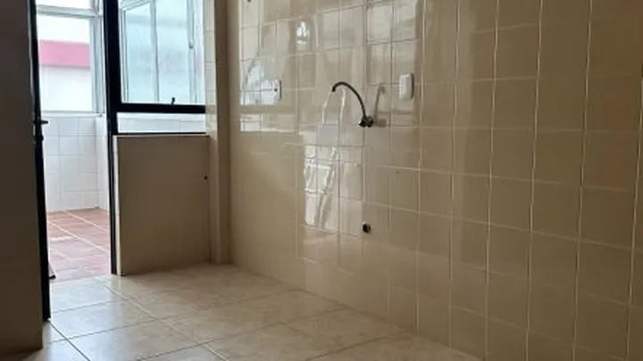 Apartamento 2 dormitórios com garagem