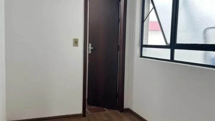 Apartamento 2 dormitórios com garagem
