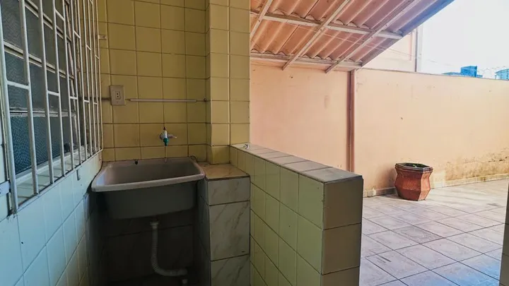 3 quartos 2 banheiros Apartamento