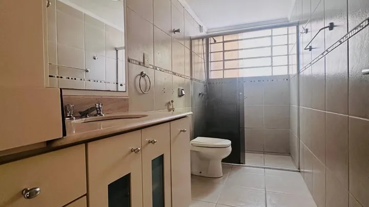 3 quartos 2 banheiros Apartamento
