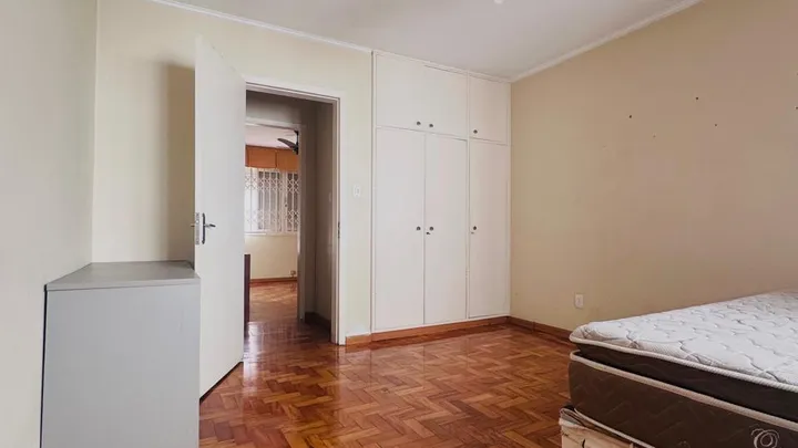 3 quartos 2 banheiros Apartamento