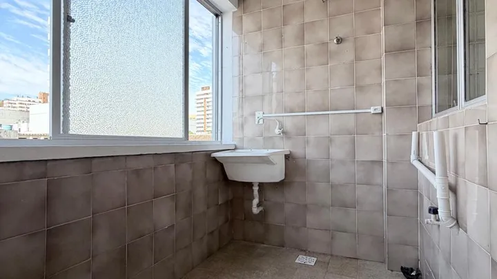 Apartamento 02 Dormitórios 02 Banheiros
