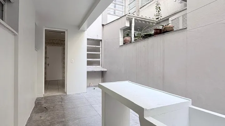 Apartamento de fundos para locação