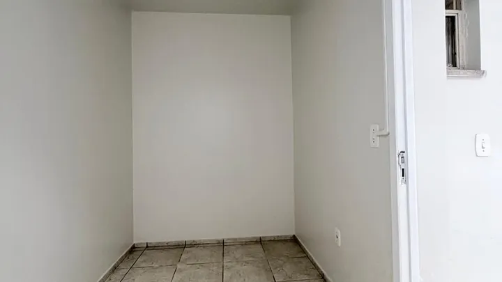 Apartamento de fundos para locação