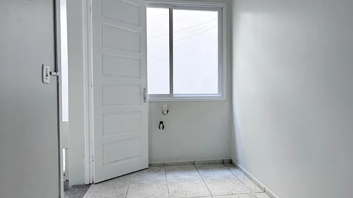 Apartamento de fundos para locação