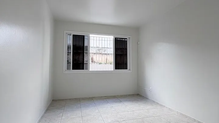 Apartamento de fundos para locação