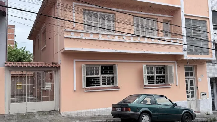 Casa 03 Dormitórios e 01 Garagem