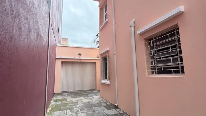 Casa 03 Dormitórios e 01 Garagem