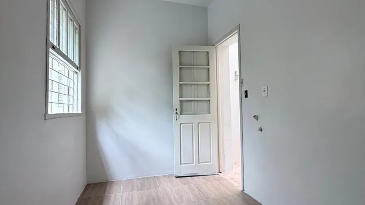 Casa 03 Dormitórios e 01 Garagem